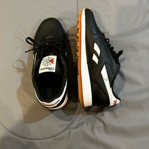 Reebok Men's Black and White Sneakers